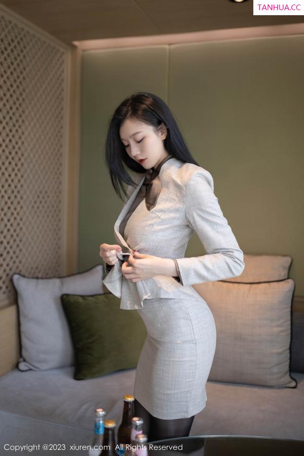 安然Maleah  [XiuRen]高清写真图 2023.06.20 No.6951 安然anran 短裙黑丝第5张图片